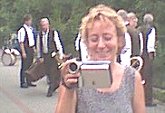 Elke filmt den Fotografen.